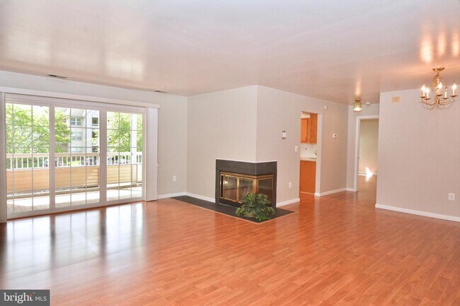 Building Photo - 113 Cascade Ct