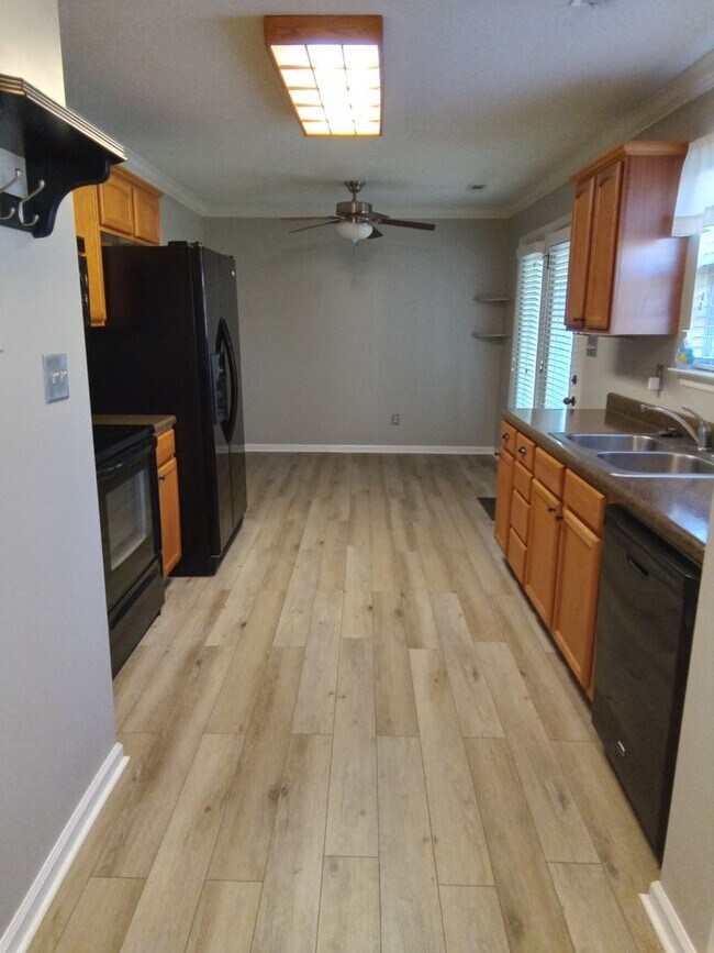 Building Photo - Knoxville 37924 - 3 bedroom, 2.5 bath home...