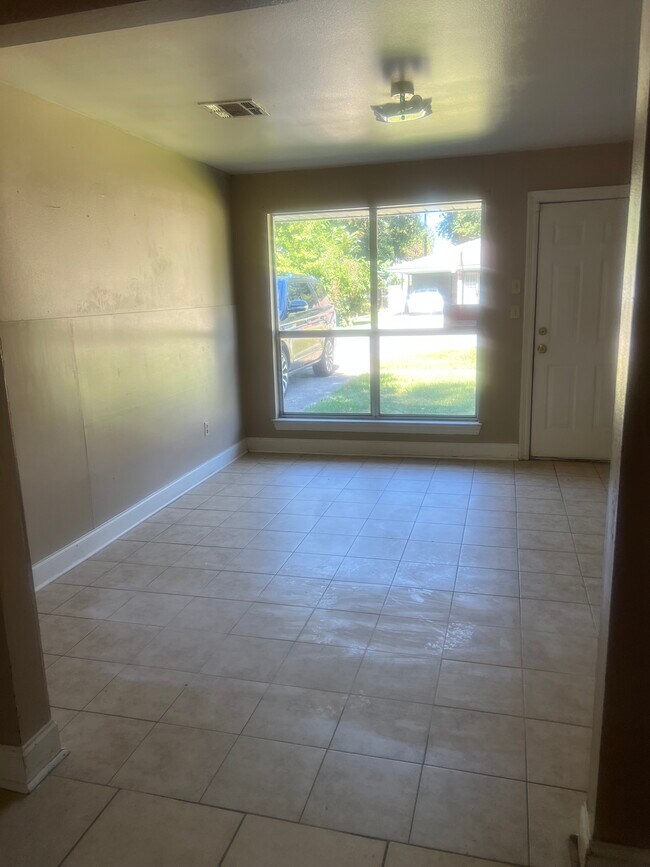 Foto del edificio - 416 E Cedar St