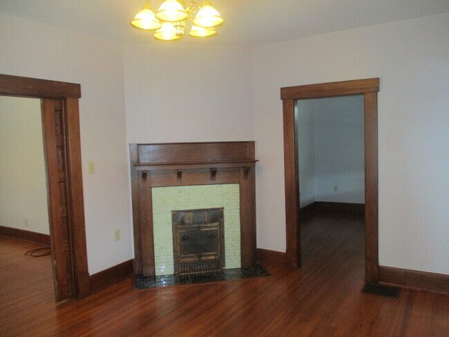 Building Photo - Waynesville 2 Bed 2 Bath Home!