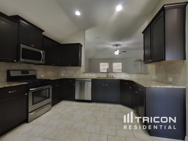 Foto del edificio - 560 Bromeliad Dr