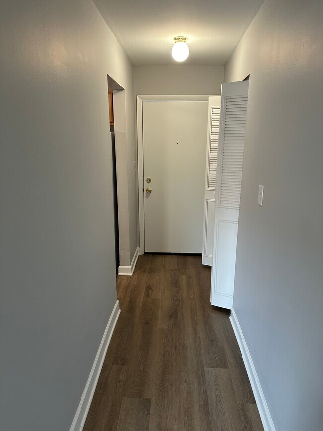 Foto del edificio - 7422 Brookdale Dr