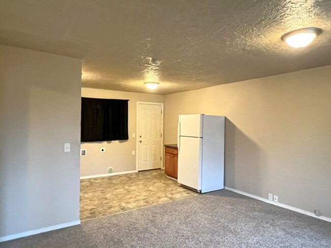 Building Photo - 1Bd/1Ba Single Story Home - Available Soon!