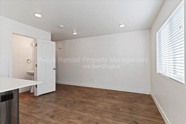 Foto del edificio - 1177 Shady Brook Ln S