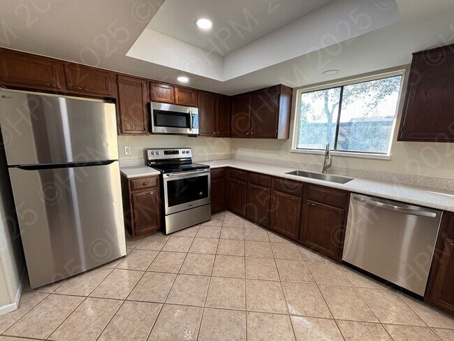 Foto del edificio - Beautifully Renovated 3 Bedroom Home in Royal Ridge
