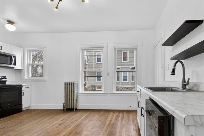 Foto del edificio - 168 Elliot St