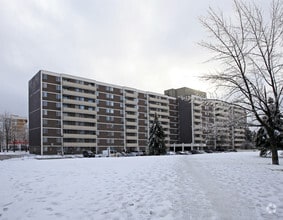 Building Photo - 20 Broadoaks Dr