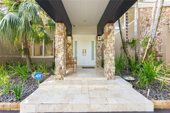 Foto del edificio - 9420 SW 136th St