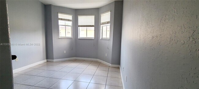 Foto del edificio - 2908 SE 17th Ave