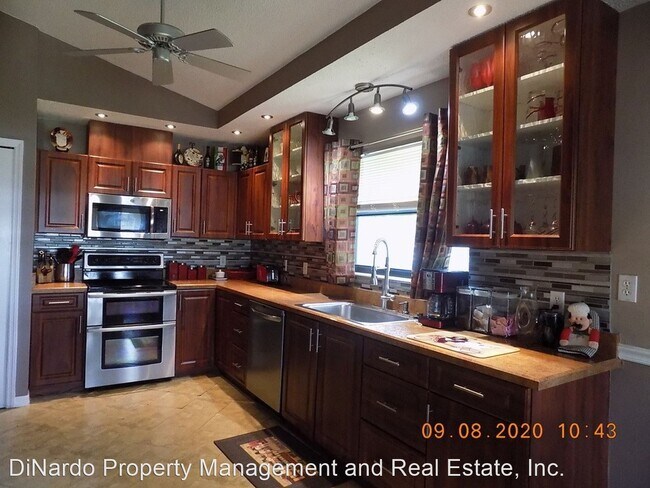 Building Photo - 3 br, 2 bath House - 910 Smokerise Blvd
