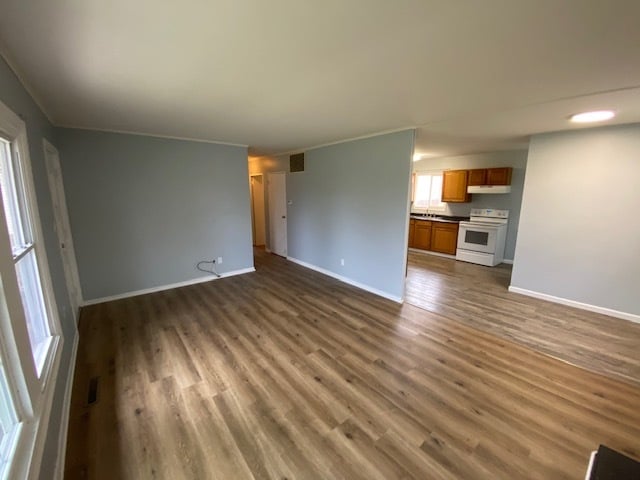 Building Photo - 5289 Crescent Dr