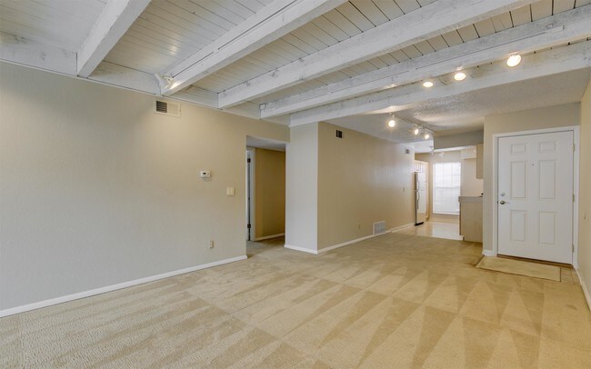 Building Photo - 3425 Rebecca Ln