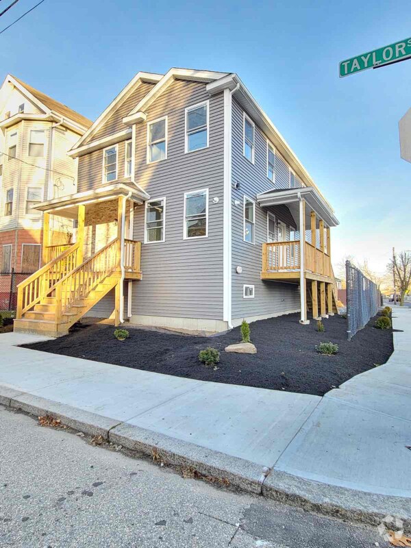 Wesleyan Avenue Historic District Apartments for Rent with Hardwood