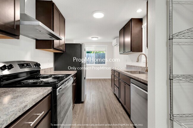 Building Photo - Updated Interior! Two Bedroom Home In Beaverton W/ Large Patio! DEPOSIT SPECIAL