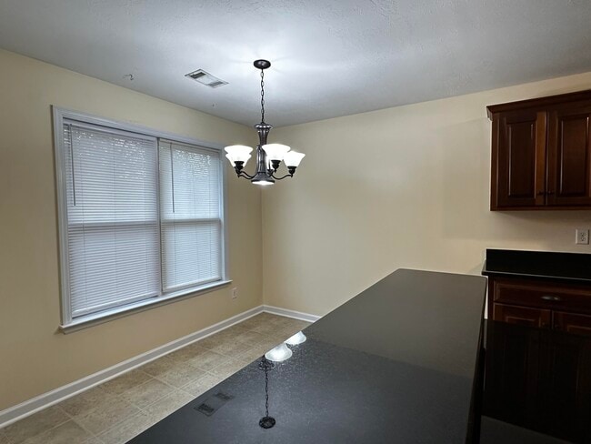 Foto del edificio - 206 High Meadows Cir