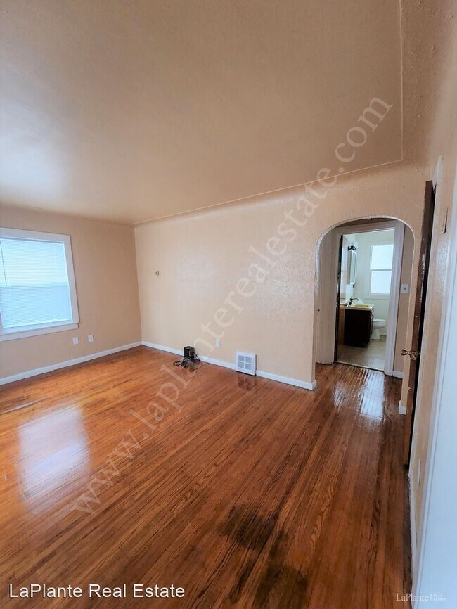 Foto del edificio - 3 br, 1 bath House - 2059 Balkan Place 1