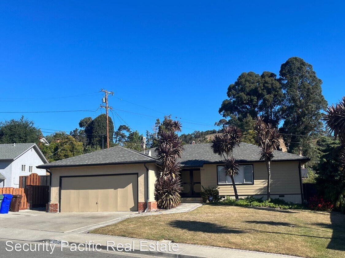 Primary Photo - 4 br, 2 bath House - 4524 Fieldcrest Drive