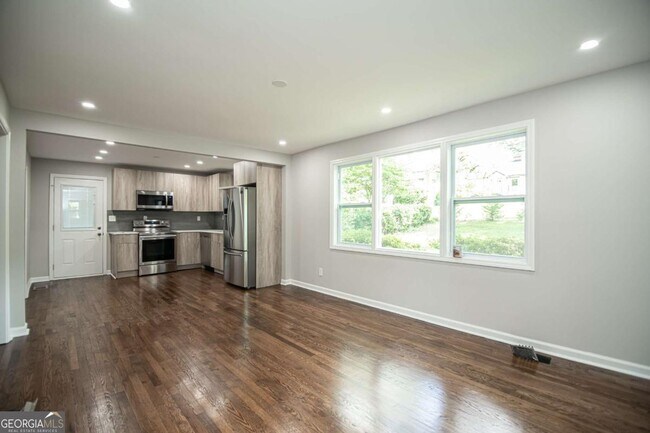 Foto del edificio - 537 Trabert Ave NW