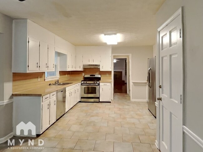 Building Photo - 2211 Tarence Ln SW