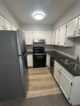 Building Photo - 1409 Sunset Dr