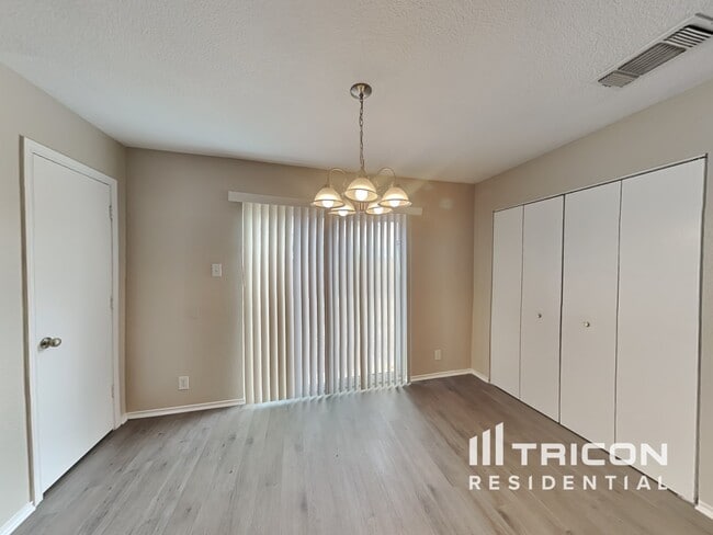 Building Photo - 7307 Circle Farm San Antonio TX