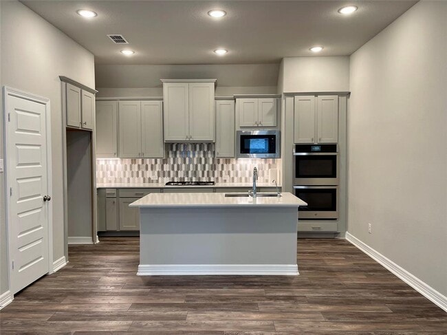 Building Photo - 24226 Maple Summit Ln
