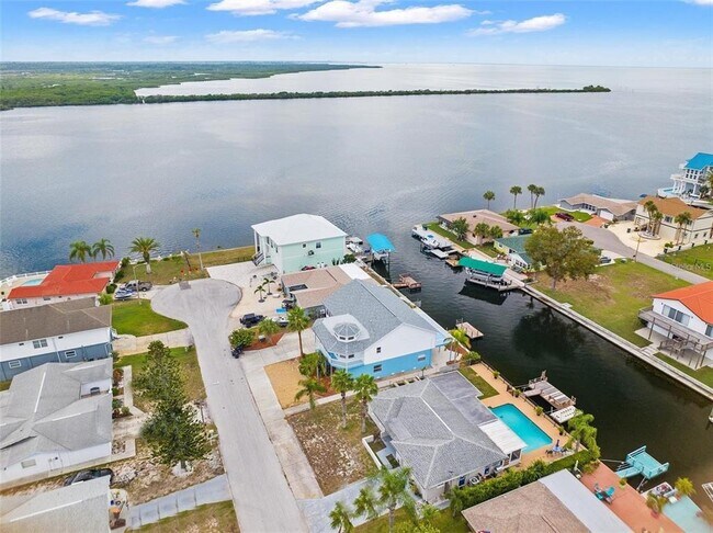 Foto del edificio - 13521 Stacey Dr