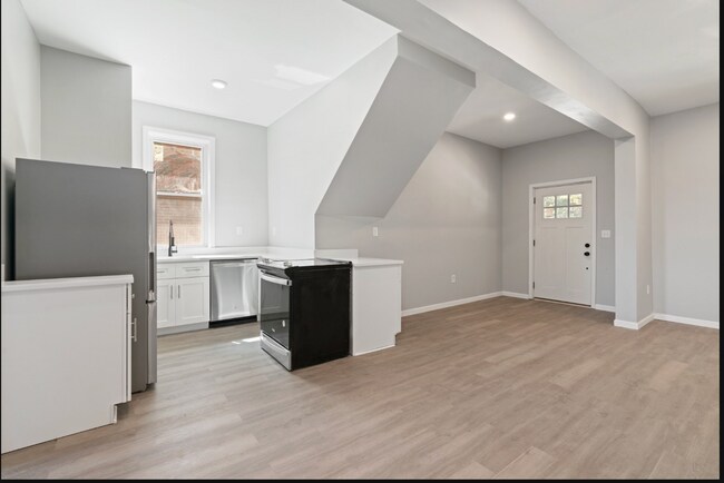 Building Photo - 928 Morningside Ave