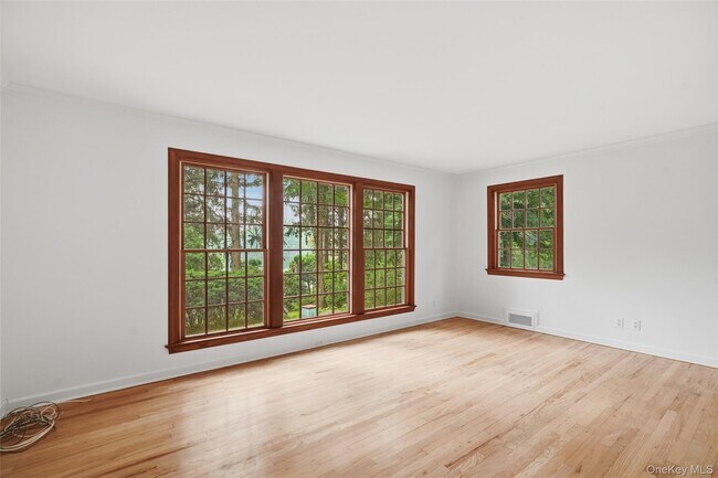 Building Photo - 84 Pound Ridge Rd