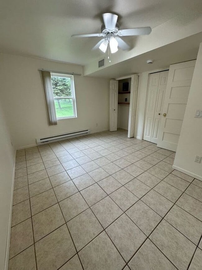 Building Photo - Ellis Avenue Duplex