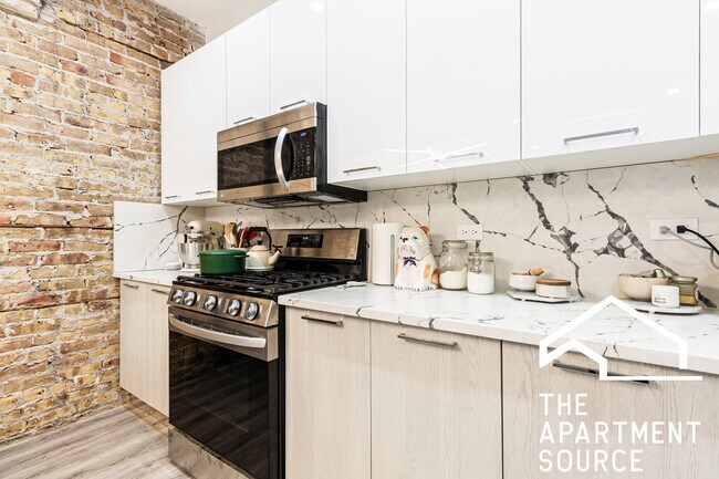 Foto del edificio - 2741 W Division St