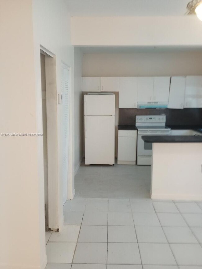 Foto del edificio - 3128 NW 13th Ave