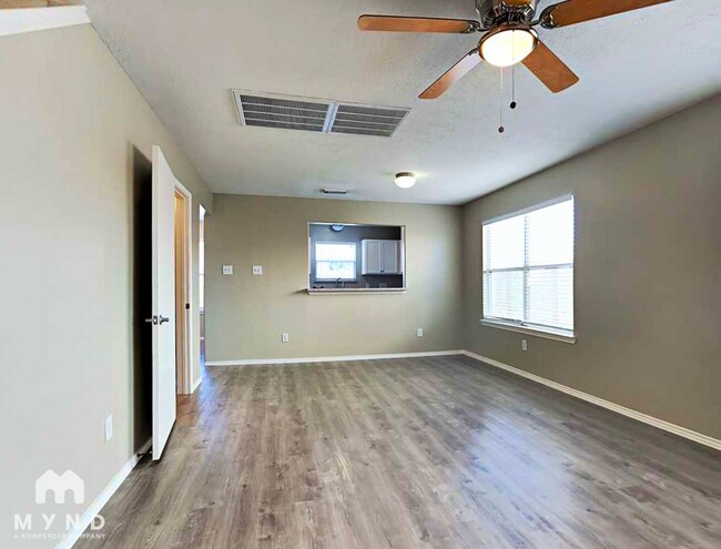 Foto del edificio - 9027 Farm Ridge Ln