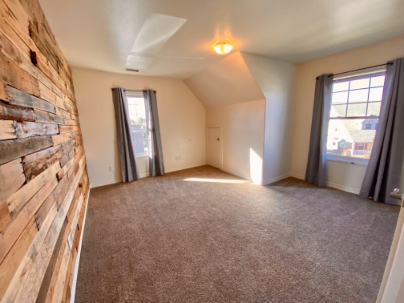 Primary Photo - 1246 Windsor Park Dr