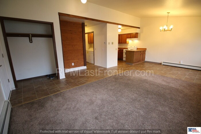 Primary Photo - 1140 E Snow Hill Ave