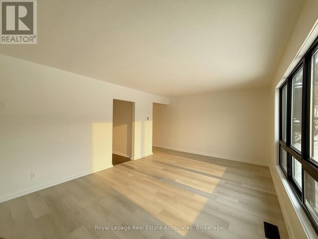 Building Photo - 171 Huron St