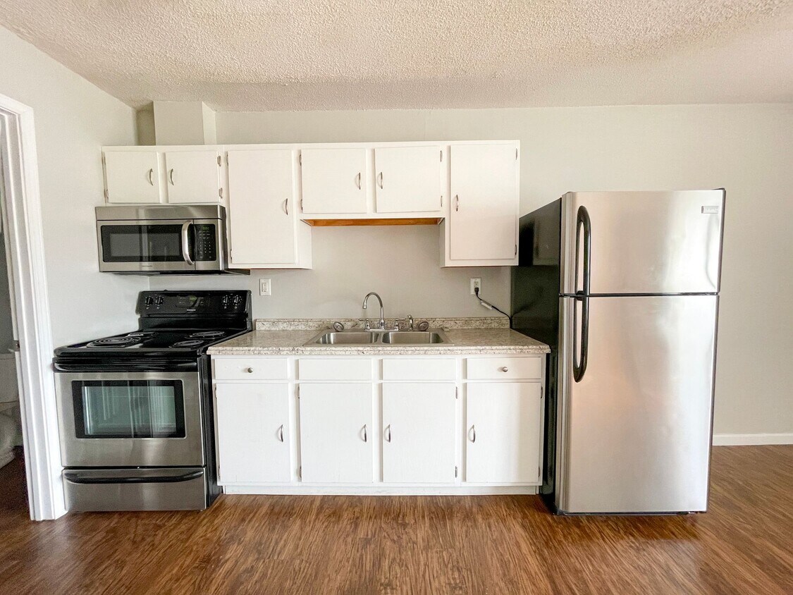 Foto principal - Close to Everything