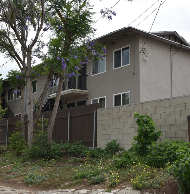 Building Photo - 954 White Knoll Dr