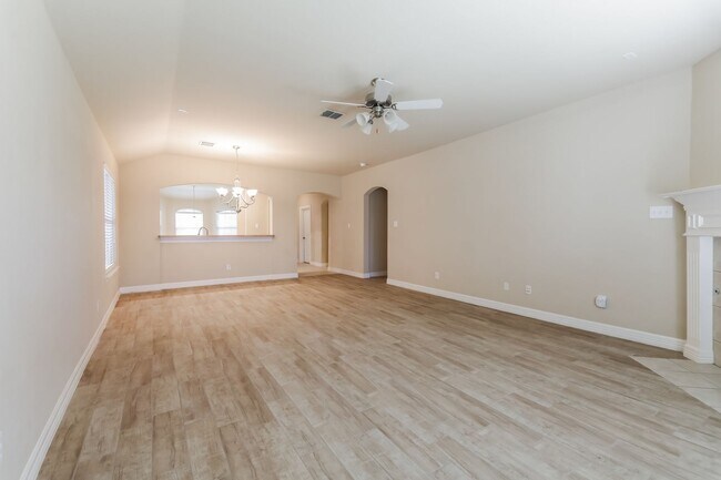 Foto del edificio - Beautiful 3 Bedroom Home for Rent in Little Elm TX | Open Floor Plan + Fenced Yard