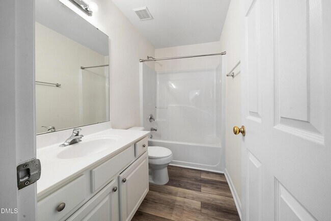 Building Photo - 1122 Chenille Dr