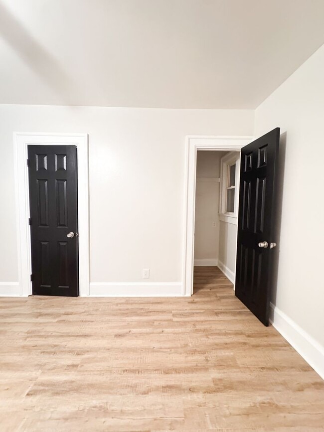 Foto del edificio - Available Now