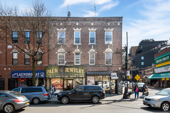 Exterior - Tiendas minoristas - 1 E 19th St