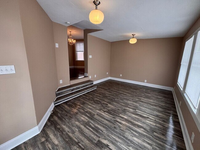 Building Photo - 4761 Dale Ave