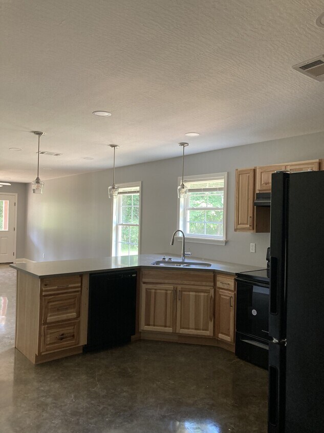Building Photo - 800 Goodwater