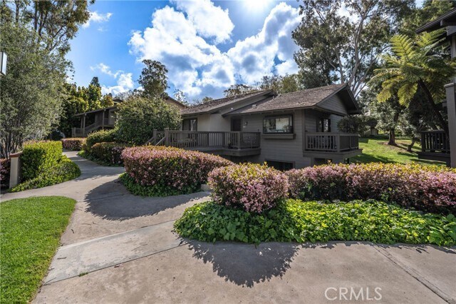 Building Photo - 48 Arboles