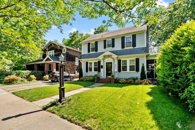 Building Photo - Your Dream Home Awaits in Norfolk, Virginia!