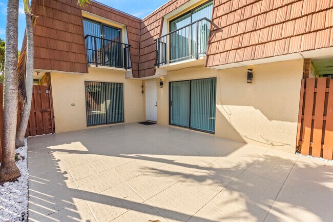 Foto del edificio - 1420 Augusta Cir