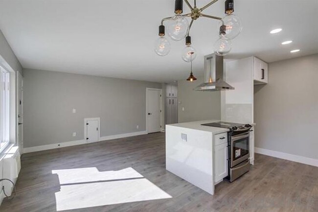Foto del edificio - 9574 Carroll Canyon Rd