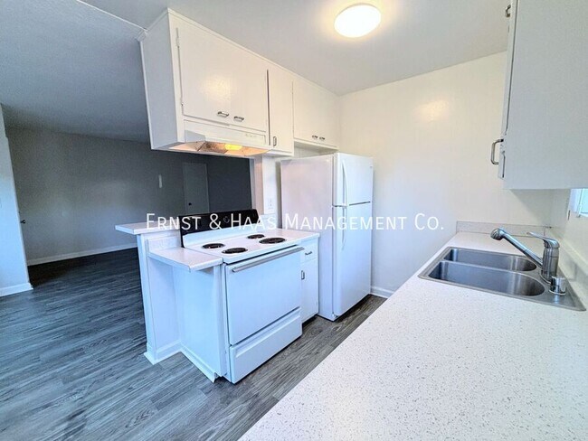 Foto del edificio - 3211 E Wilton St