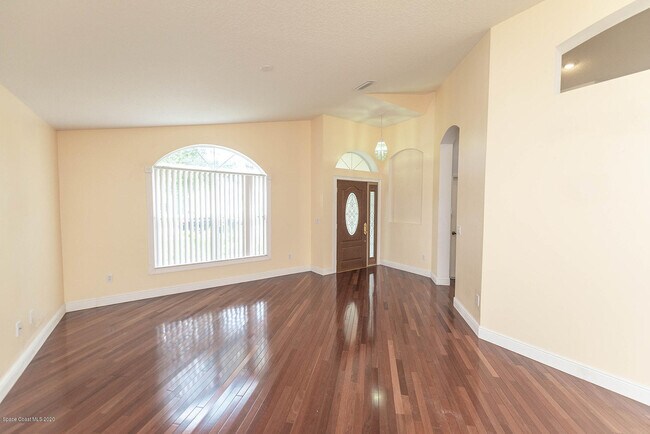 Building Photo - 3291 Deer Lakes Dr